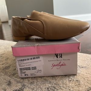 ABT spotlights jazz shoes NIB